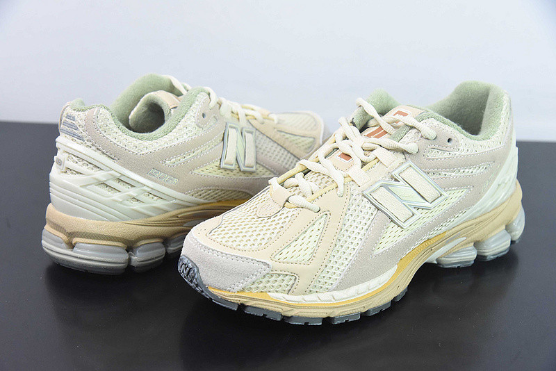 new balance sneaker