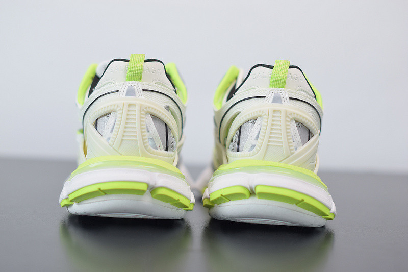bc track sneaker