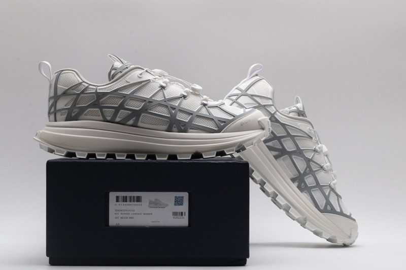 dio* sneaker