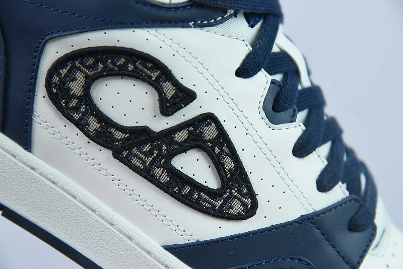 dio* sneaker