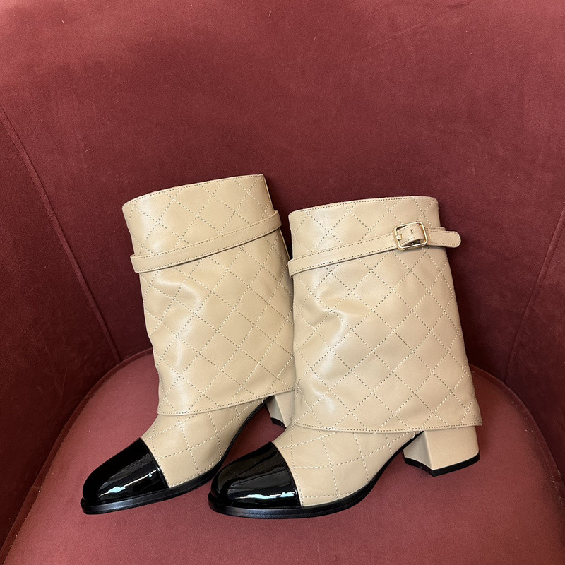 Ch*el sneaker