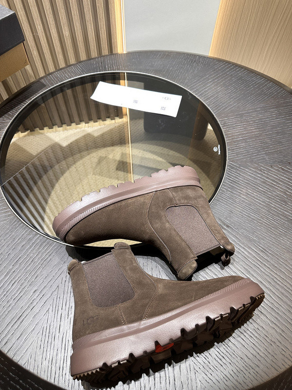 UGG