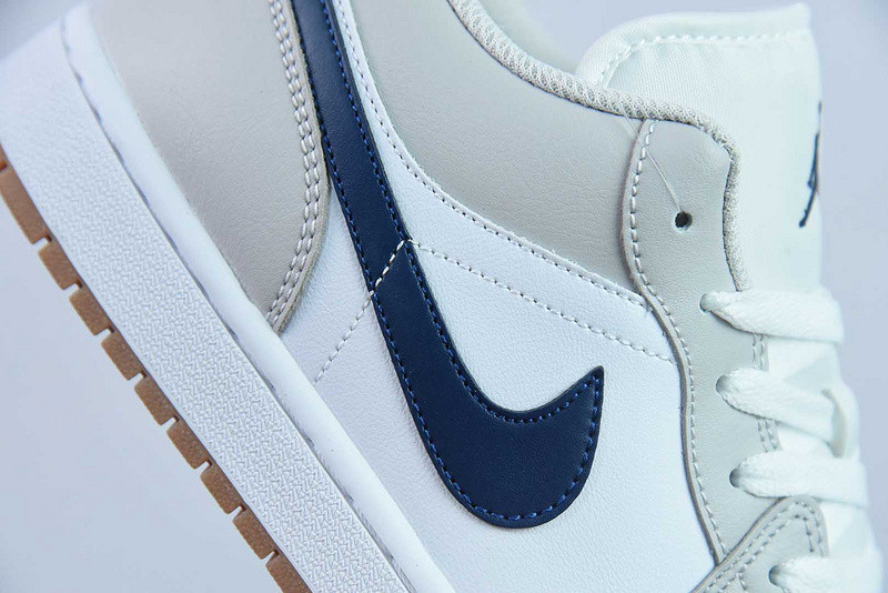 Air Jordan 1 Low 