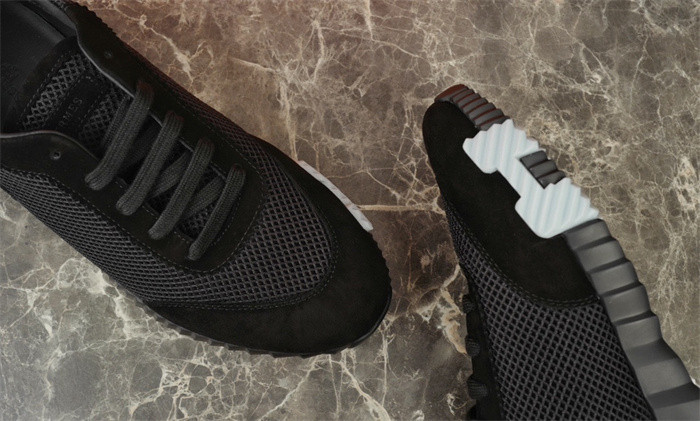 H**mes sneaker