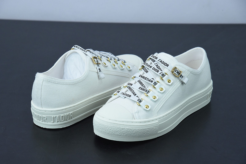 dio* low-top walk