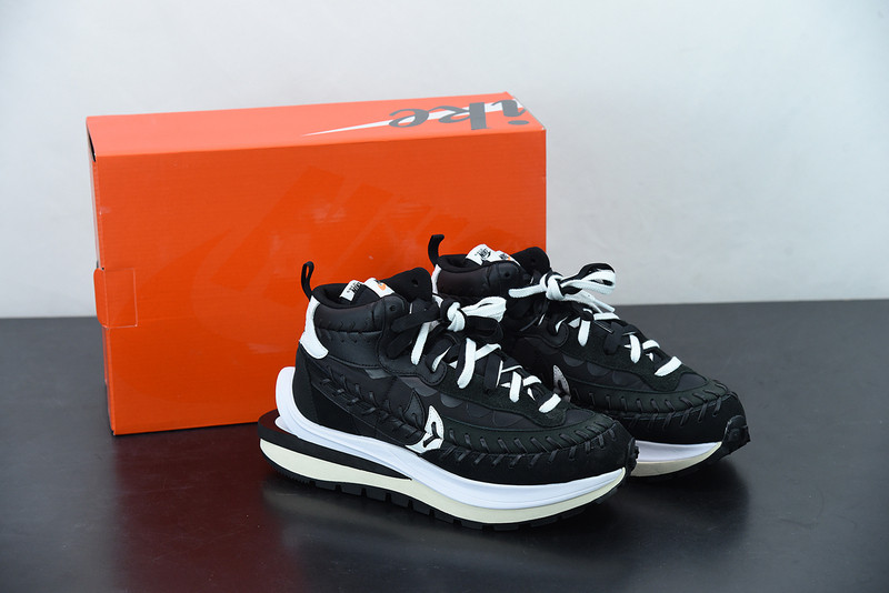 sacai x nike ldwaffle x jean paul gaultier black white dh9186-001