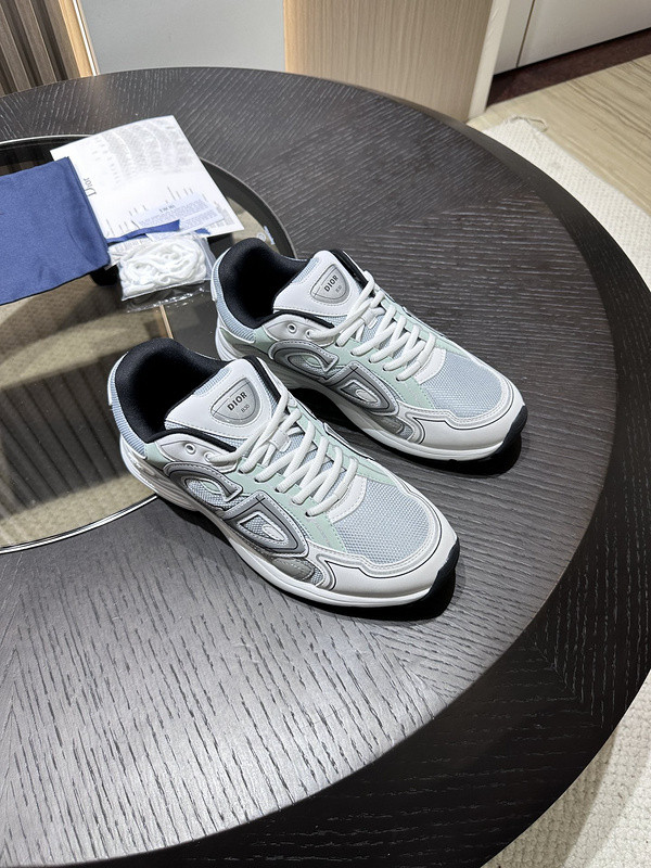 dio* sneaker