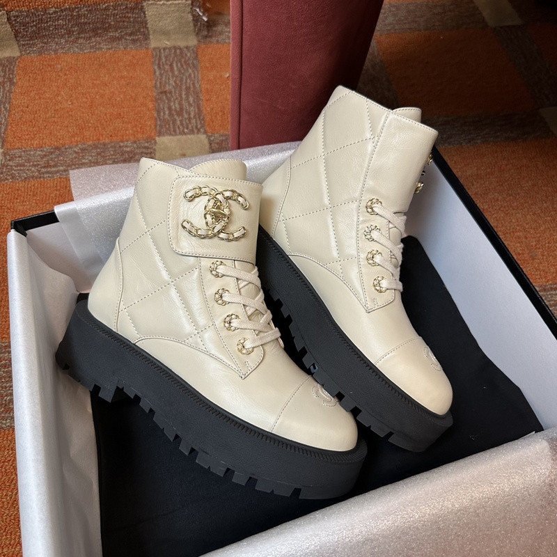 Ch*el sneaker