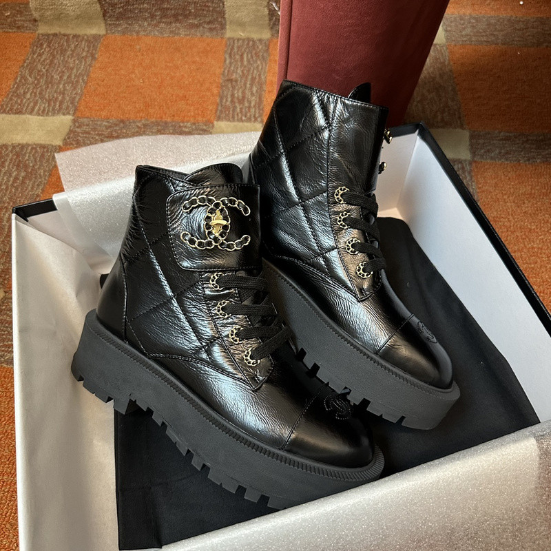Ch*el sneaker