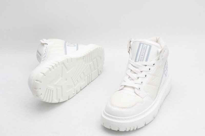 dio* sneaker