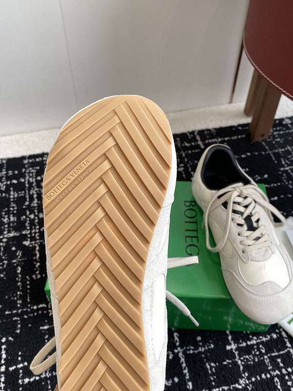 b0tte*a Ven*ta sneaker