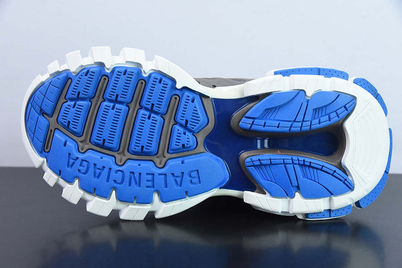 bc track sneaker
