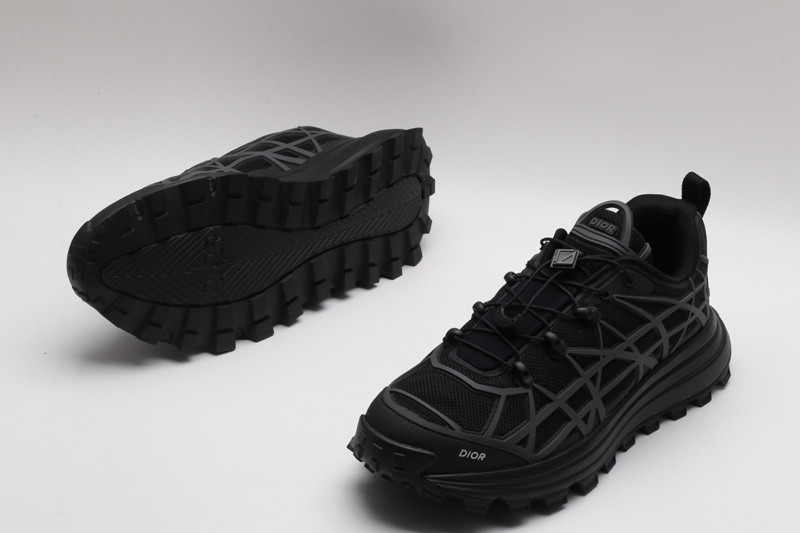dio* sneaker