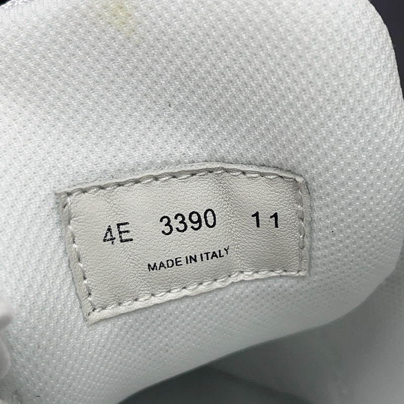 pr sneaker