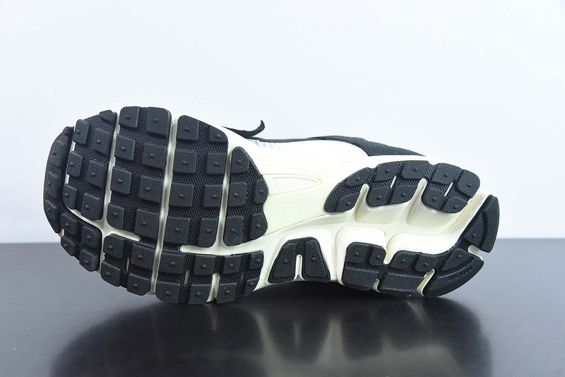 nike air zoom vomero 5 