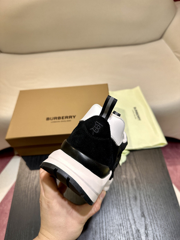 B**rry sneaker