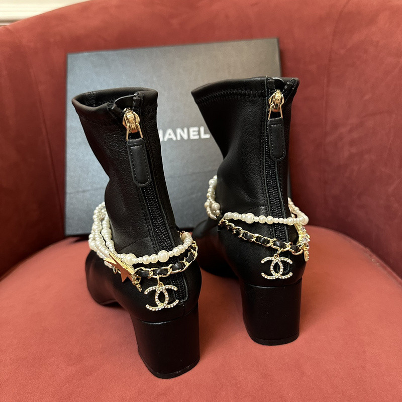 Ch*el sneaker