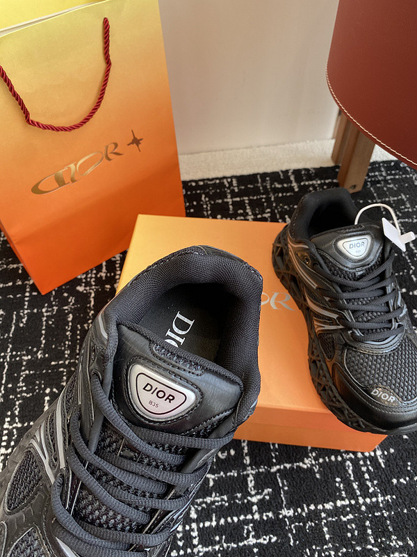 DIO* SNEAKER