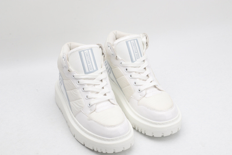 dio* sneaker