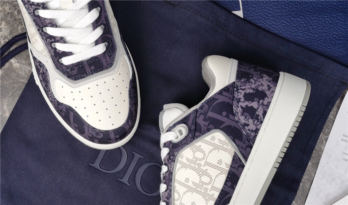dio* sneaker