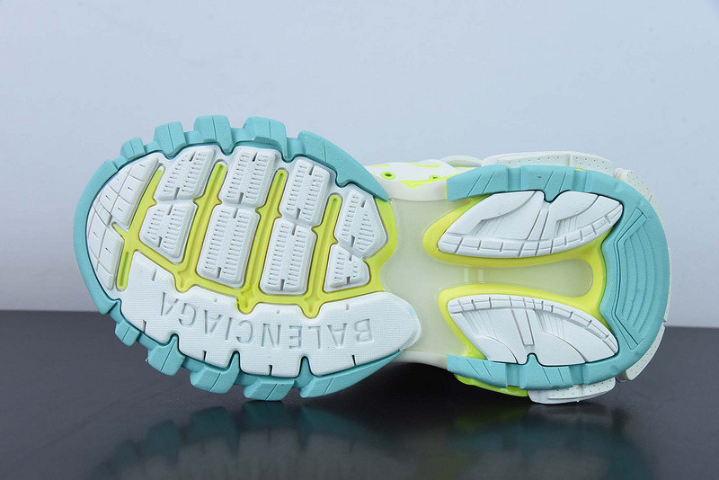 bc track sneaker