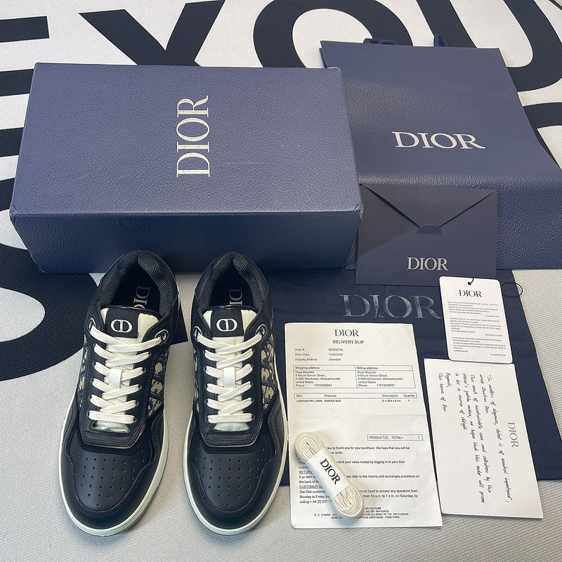 dio* sneaker