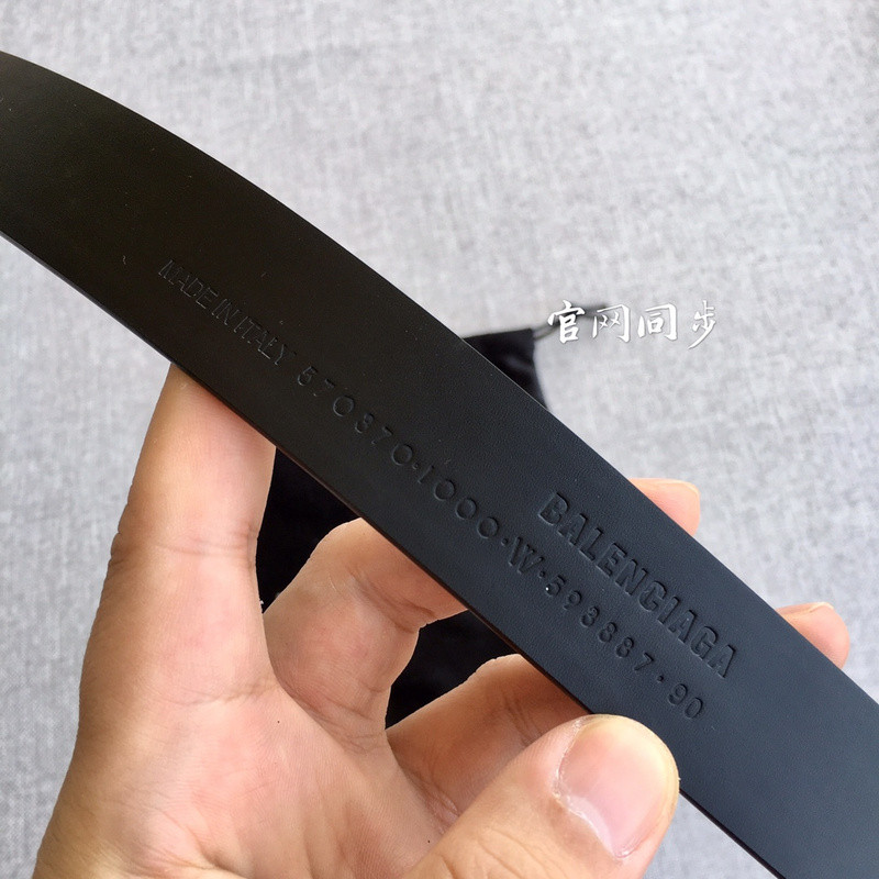 Ba*len*cia*ga belt