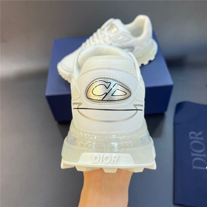 dio* sneaker