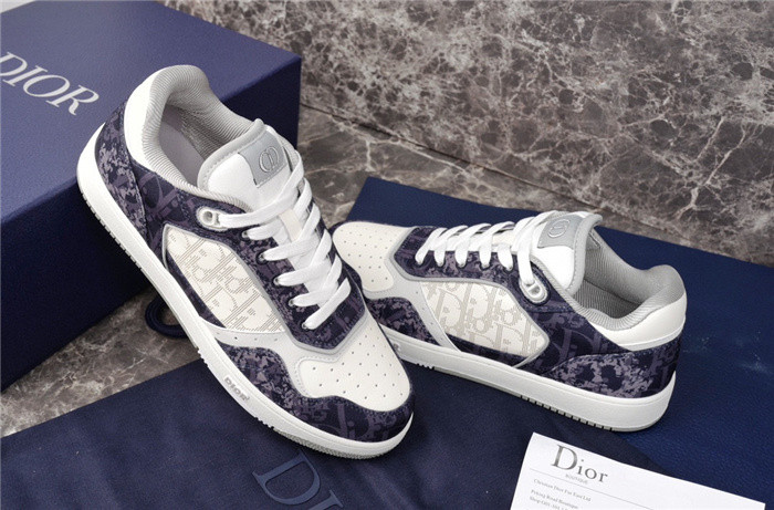 dio* sneaker