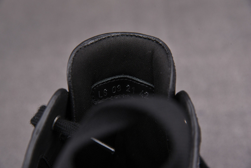 dio* sneaker