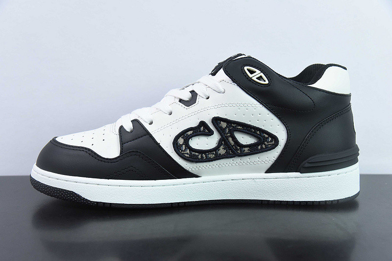 dio* sneaker