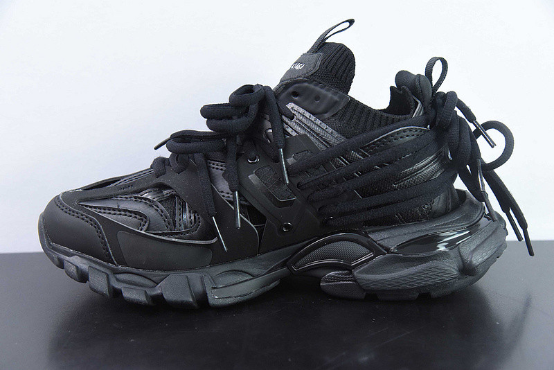 bc track sneaker