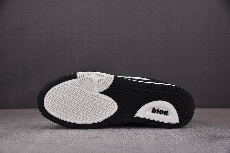 dio* sneaker