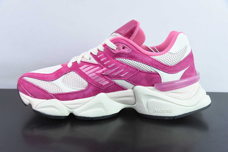 NEW BALANCE SNEAKER