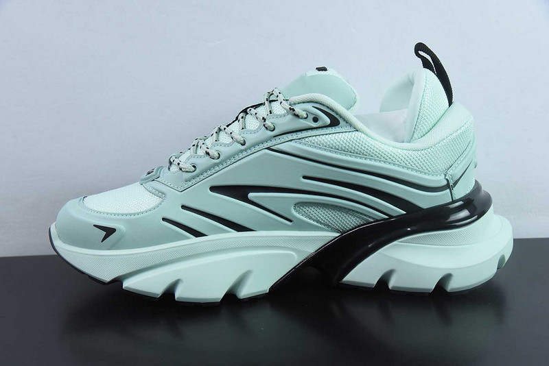 DIO* SNEAKER