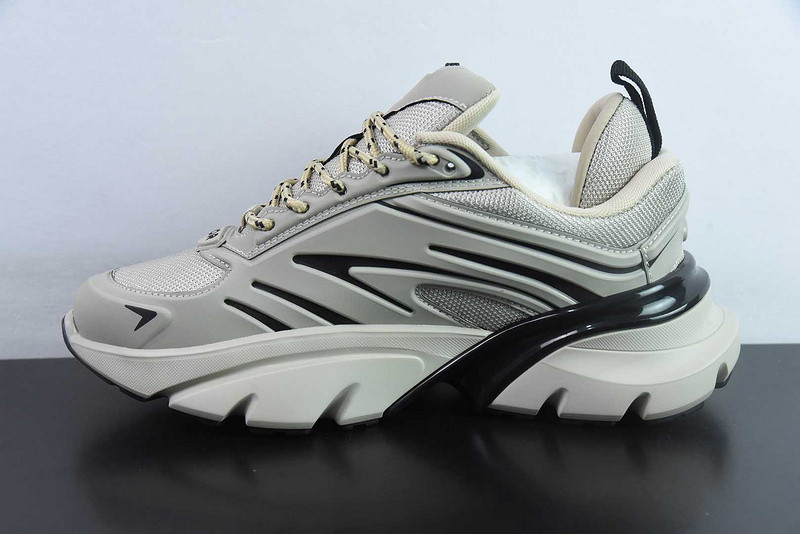 DIO* SNEAKER