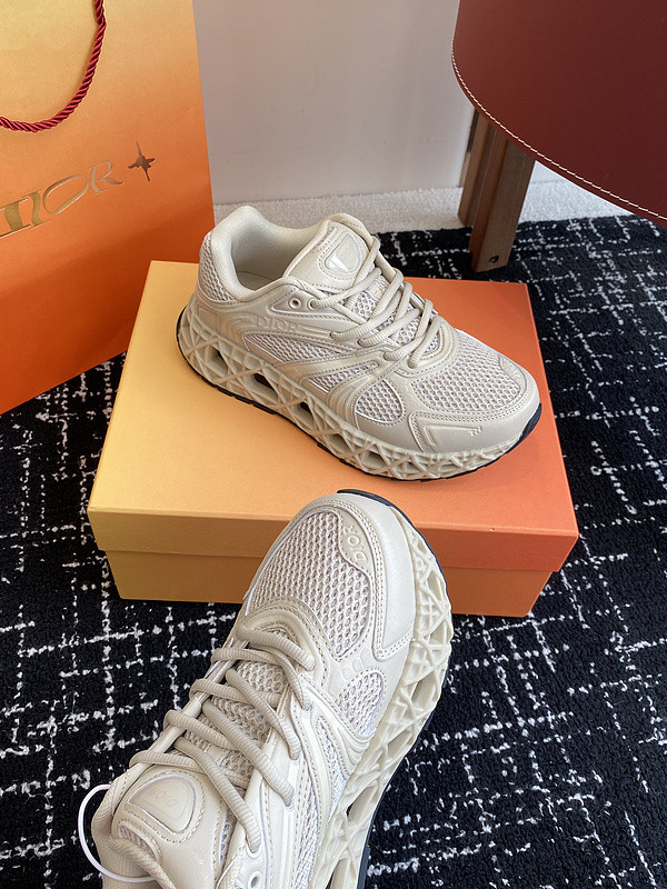 DIO* SNEAKER