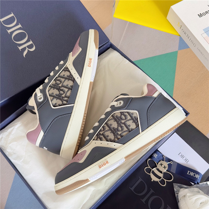 dio* sneaker