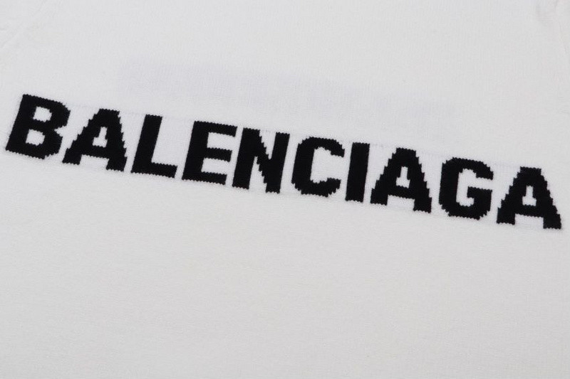 Ba*len*cia*ga clothes