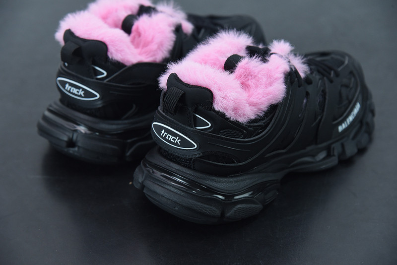 bc track sneaker