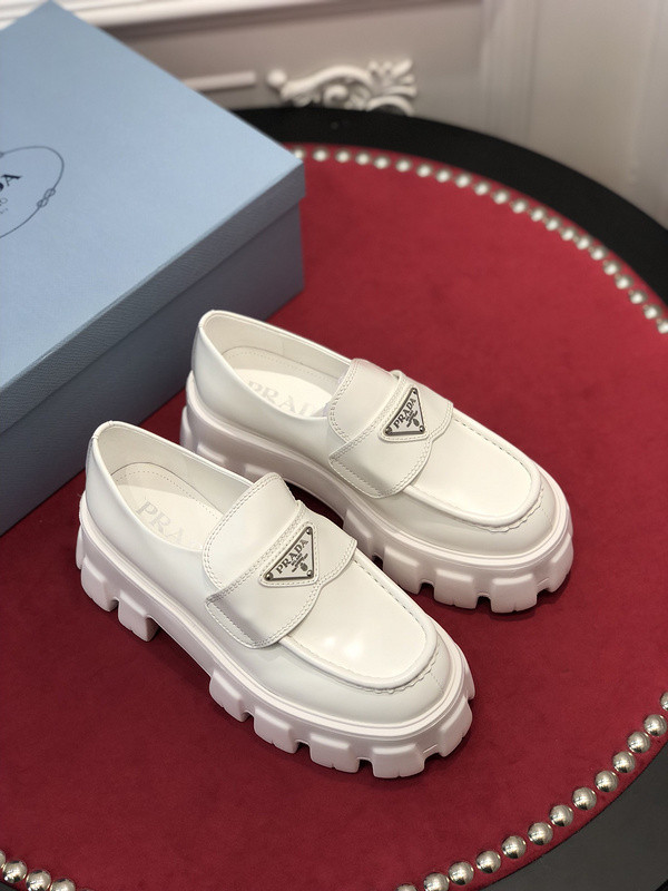 pr sneaker