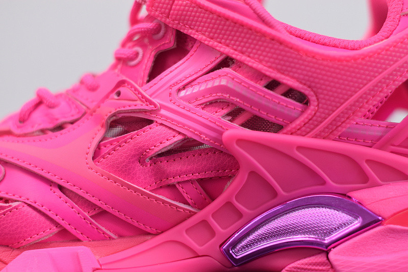 bc track sneaker