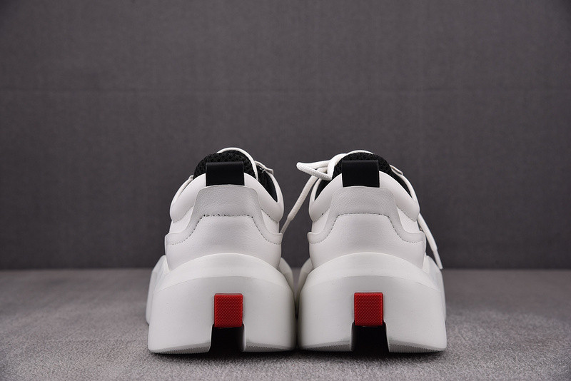 pr sneaker