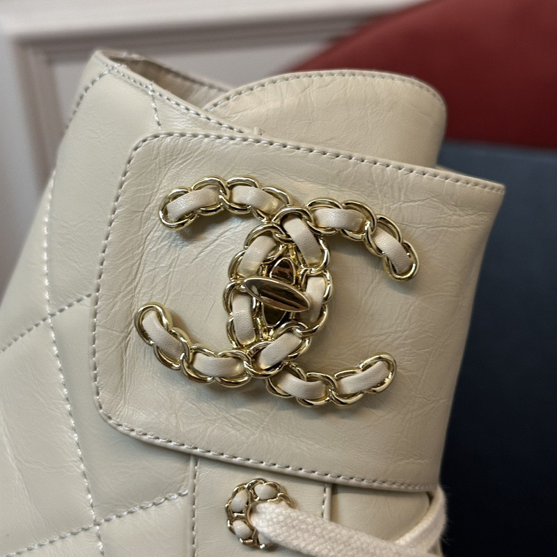 Ch*el sneaker