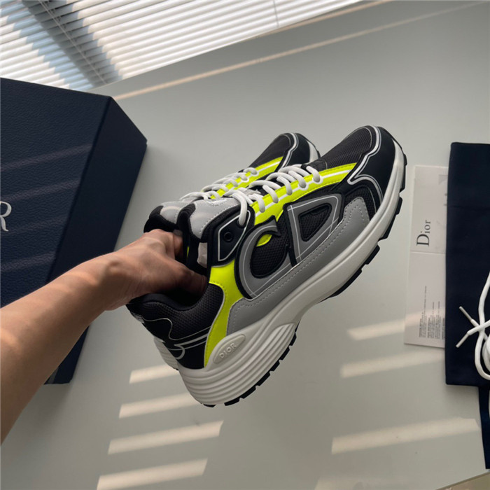 dio* sneaker