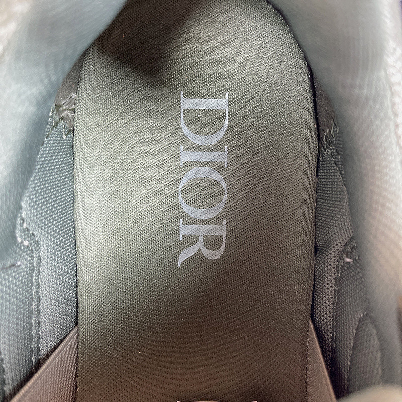 dio* sneaker