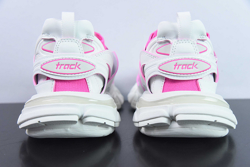 bc track sneaker