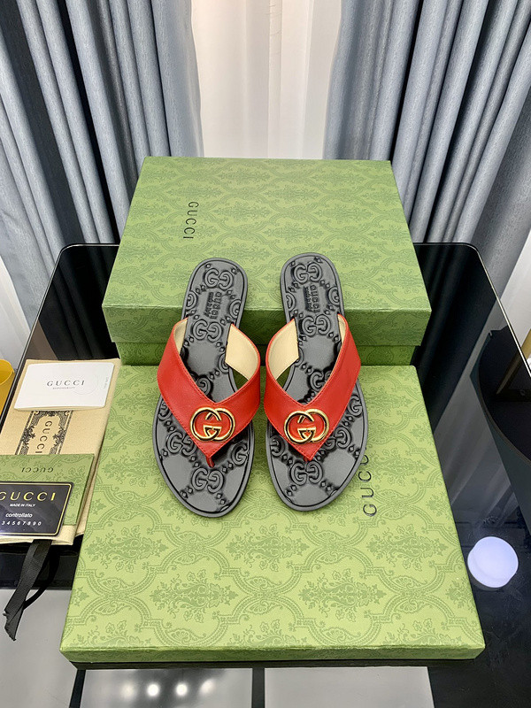 g*u*i sandals