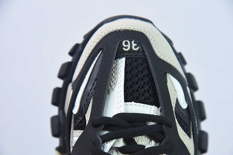 bc track sneaker