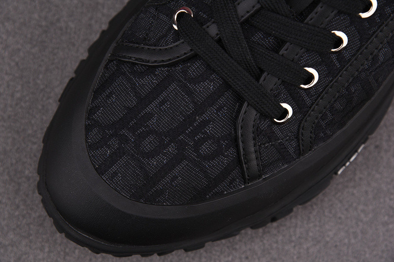 dio* sneaker
